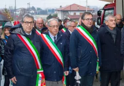 Da sinistra, i Sindaci di Costigliole Saluzzo, Oriolo, Busca e il Presidente della Regione Piemonte alla commemorazione del 74° anniversario della Strage di Ceretto